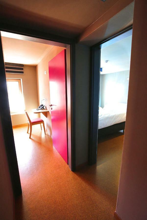 O Chomiere Hotel Stavelot Exterior photo